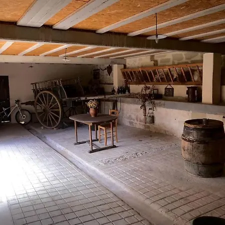 Maison Vigneronne * Vergeze